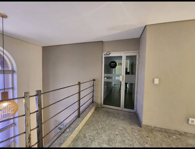 679M² OFFICE TO LET IN HALFWAY GARDENS